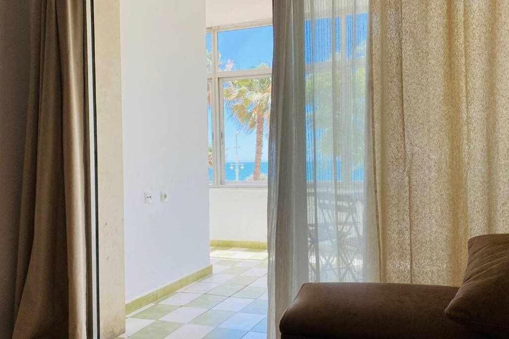 Almirante 1º Linea De Playa Con Parking Apartamento