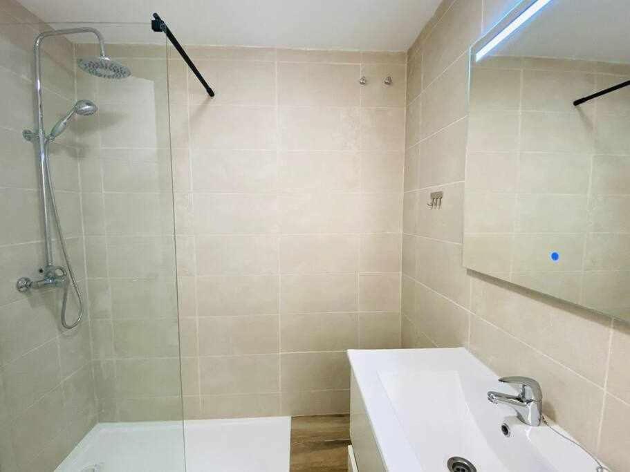 Apartamento Almirante 1º Linea De Playa Con Parking *